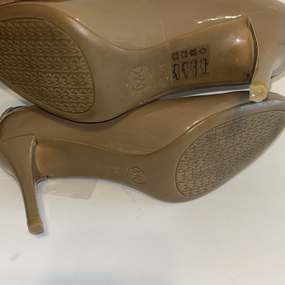 Michael Micheal Kors Tan Heels - Picture 8 of 10